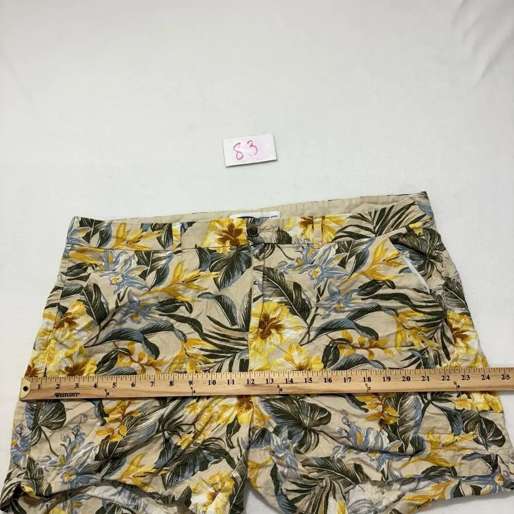 Old Navy Women's 20 Everyday Shorts Mid Rise 5" Inseam Yellow Hawaiian Floral - Picture 8 of 14